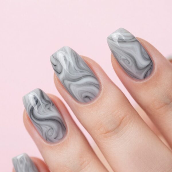 Szary Manicure: Marmurki, Grafit i Efektowne Połączenie z Różem